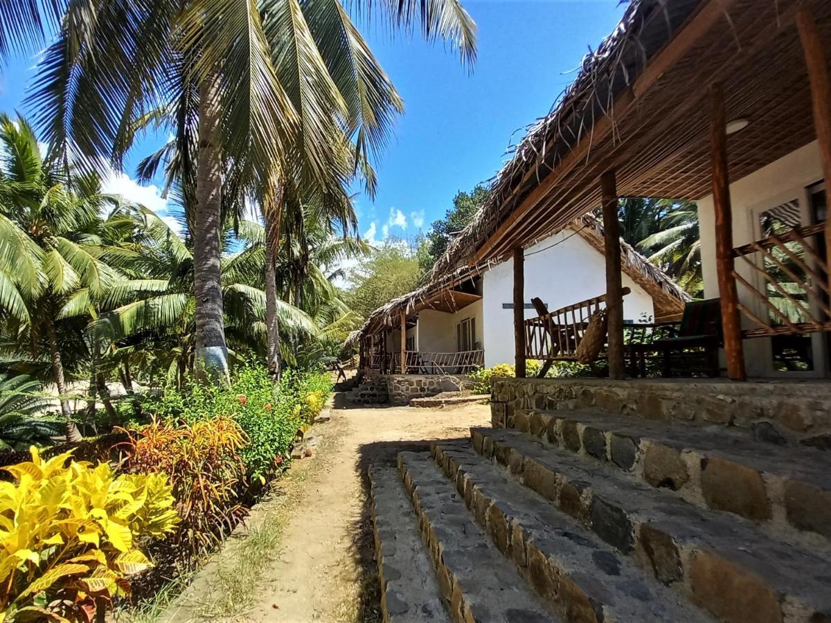 Moheli Laka Lodge Nioumachoua Exterior foto